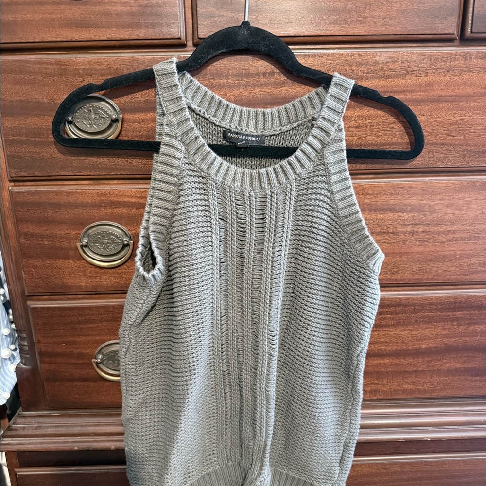 Banana Republic Green Sleeveless Knit Sweater